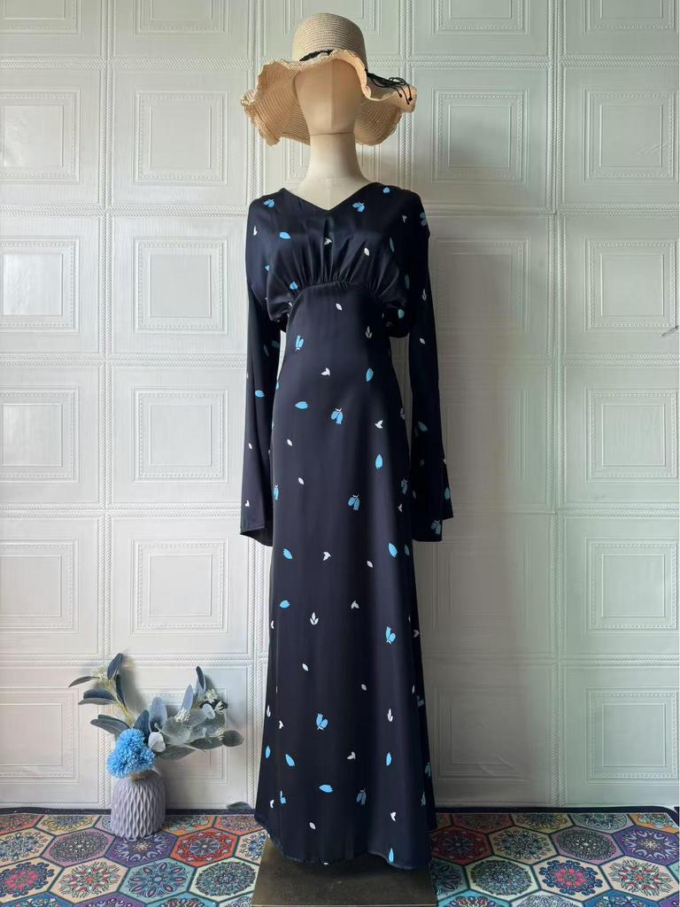 Elegant Long Sleeve V-Neck Dress - Beautiful, Sexy, Smooth, European and American Style (2025 Collection)