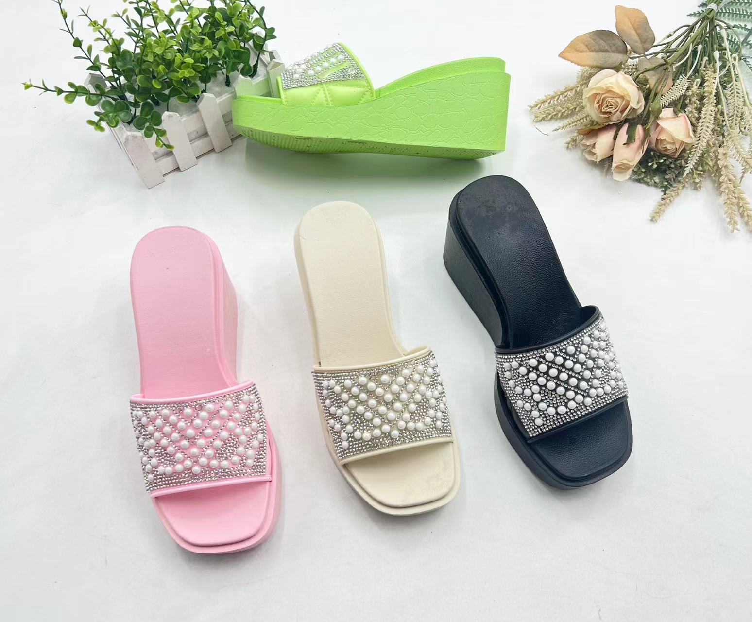 

Тапочки на танкетке, женская летняя новая верхняя одежда, модная пляжная обувь на толстой подошве, корейская версия студенческих тапочек с квадратной головкой 36