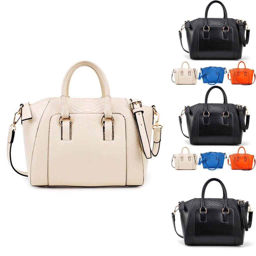 Streetwear Large Bag For Women With Zipper Closure And Inner Pouch For Everyday