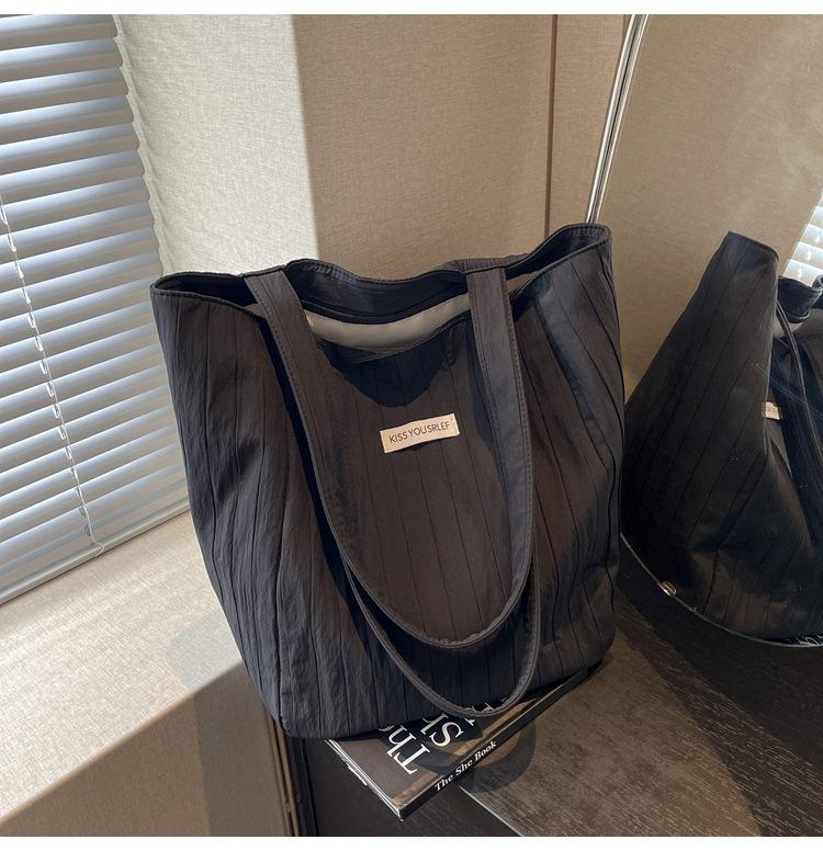 Korean Large-capacity Cloth Bag Bag Women's 2025 New Versatile Fashion Lightweight Shoulder Bag Casual Versatile Underarm Bag