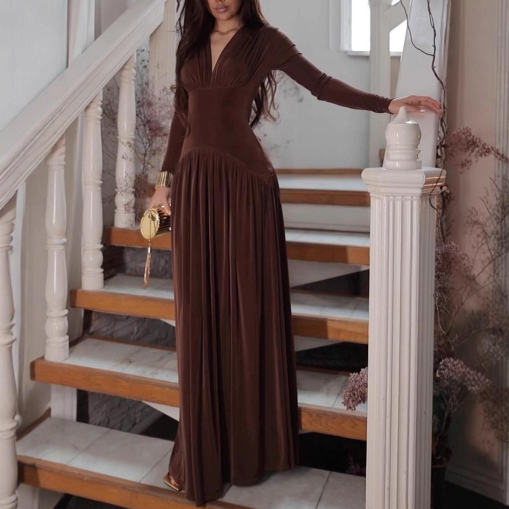 European & American Women's Elegant Long-Sleeved Velvet Dress - Shiny, Waist-Cinching Winter Fashion