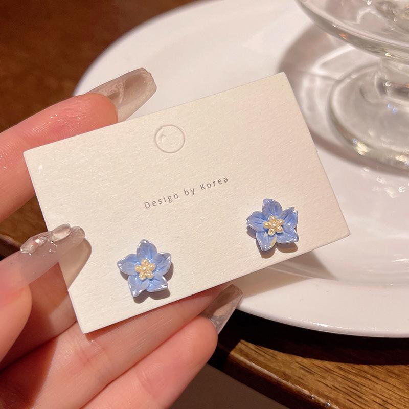 Small Fresh Resin Flower Earrings For Women Simple Stud Earrings Cute Mini Jewelry Gift