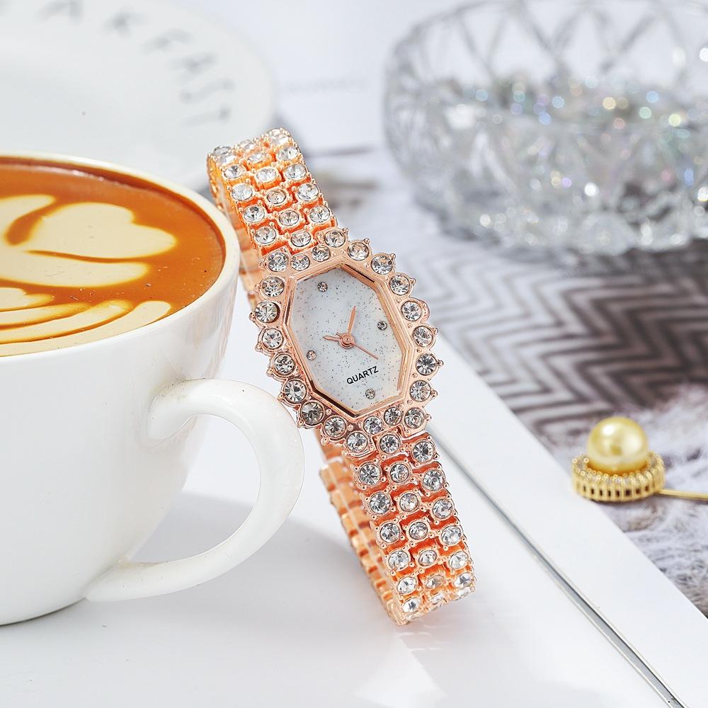 New Style Steel Band Bracelet Simple Casual Jewelry Ladies Watch Personality Oval Diamond Alloy Watch Ladies