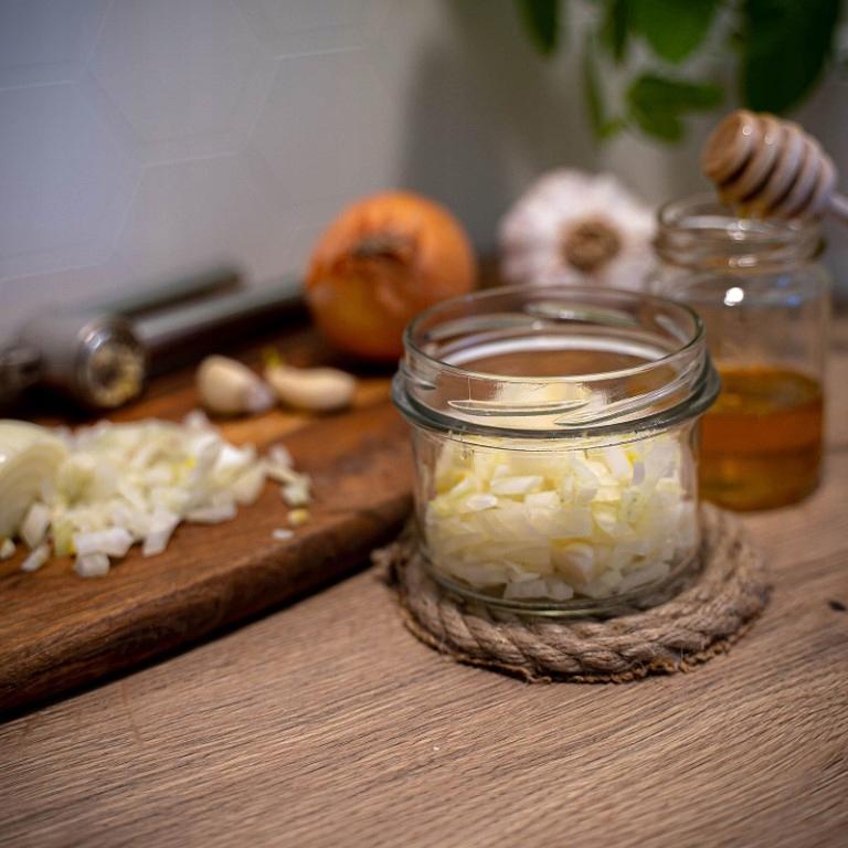 Jam Jar with Colored Lid