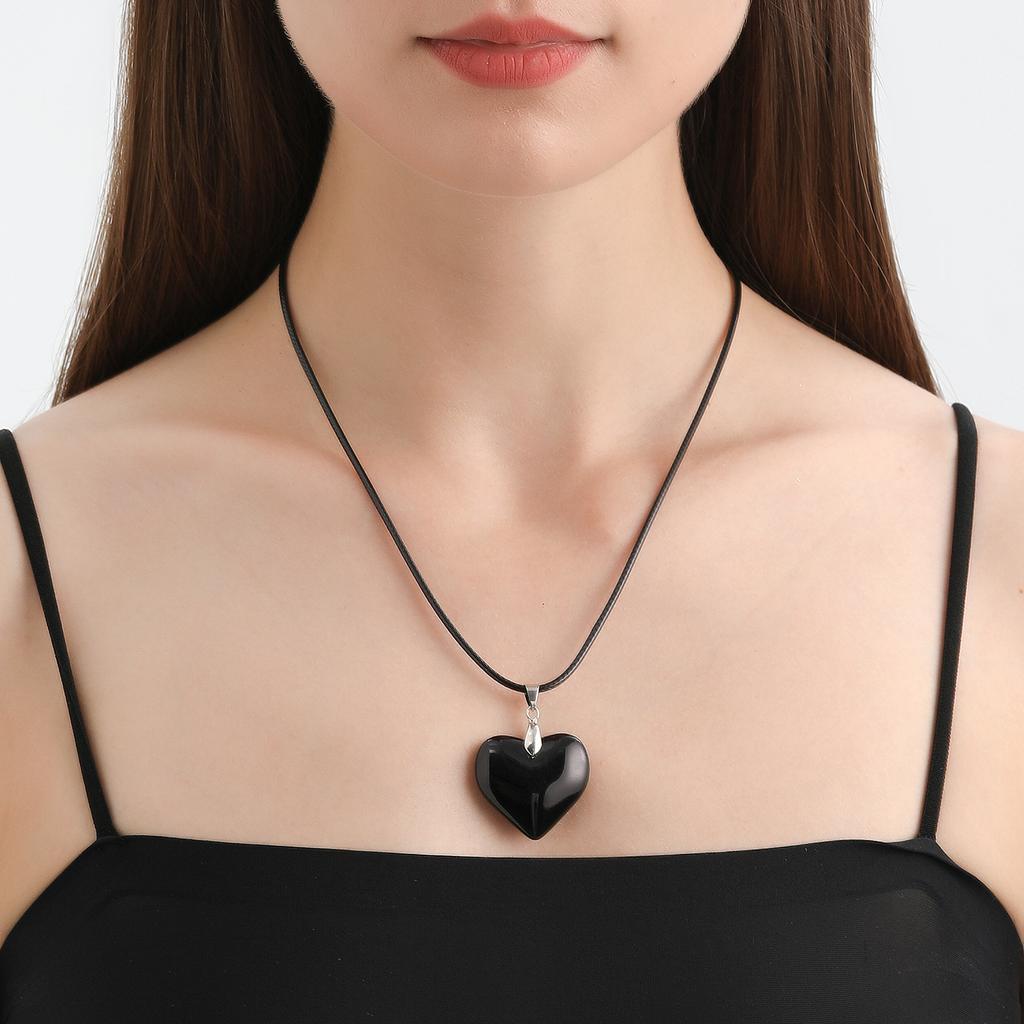 Accessoires Einfache Rote Große Liebe Rindsleder Seil Halskette Französischer Kalter Wind Herz Halskette Damen