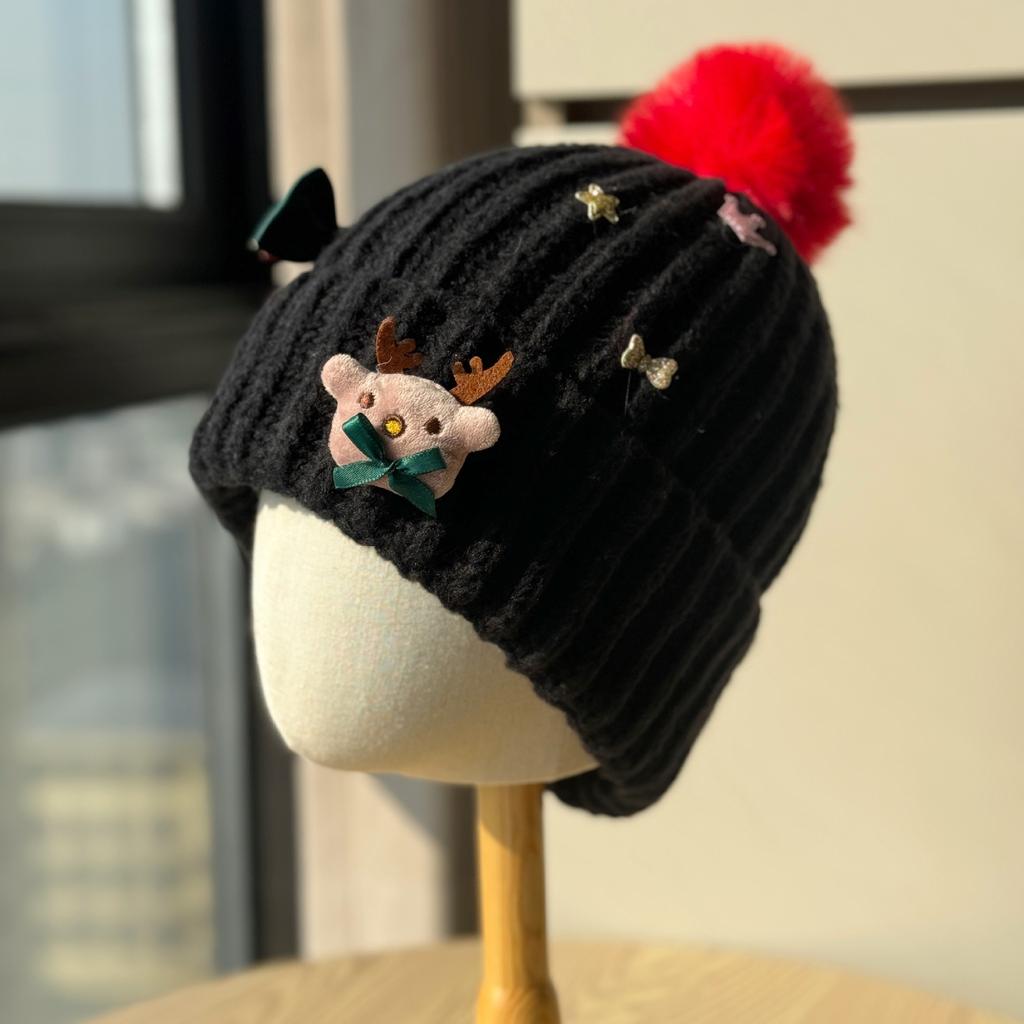 Autumn and Winter Christmas Hats for Adults, Knitted Woolen Hats with Deer and Bow Designs, Unisex Pullover Hats for a Festive Atmosphere