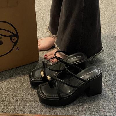 Damen Pantoletten mit dickem Absatz Sommer Outdoor-Bekleidung Schwarz Französische Fee High-End-Feeling Klobiger Absatz Kleine Größe Erhöhende Sandalen