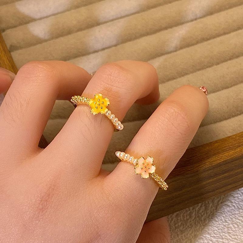 [Honey Gold Ring] Medieval Enamel Oil Daisies Flower Simple Opening Ring Niche Exquisite High-End Women