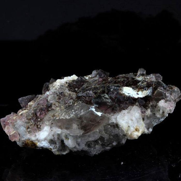 Pierres et Minéraux. Fluorite + Quartz. 96.5 ct. Massif du Mont-Blanc, France.
