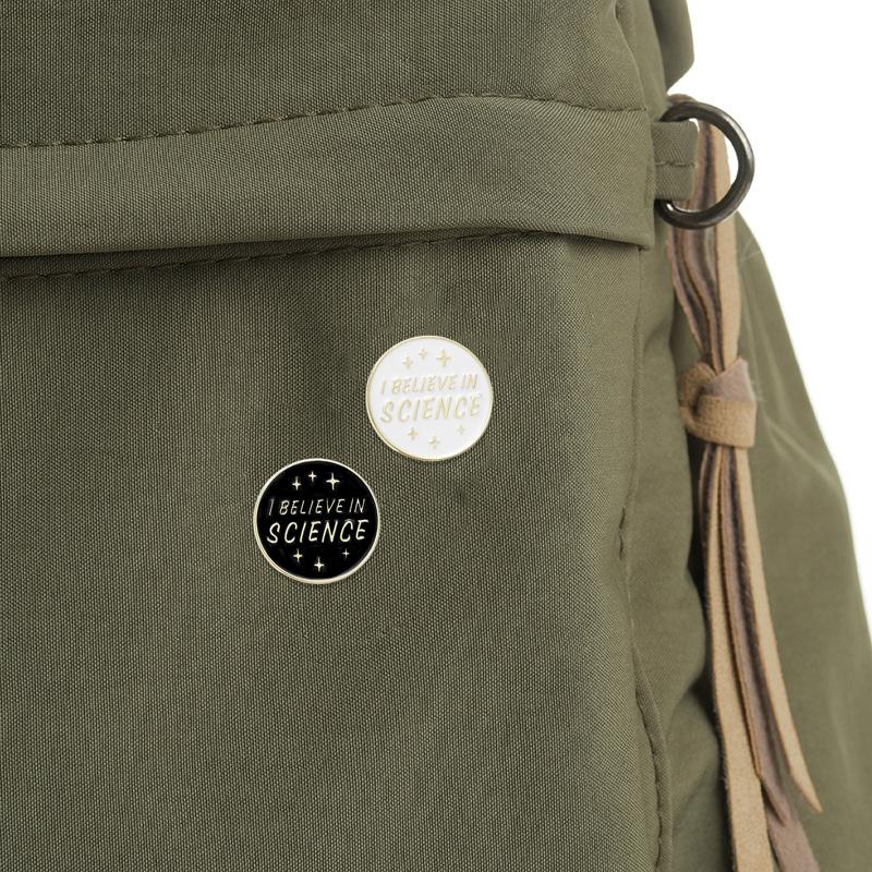 Funny I Believe In Science Enamel Brooches Star Space Pattern Letter Design Round Pins Back To School Golden Badge