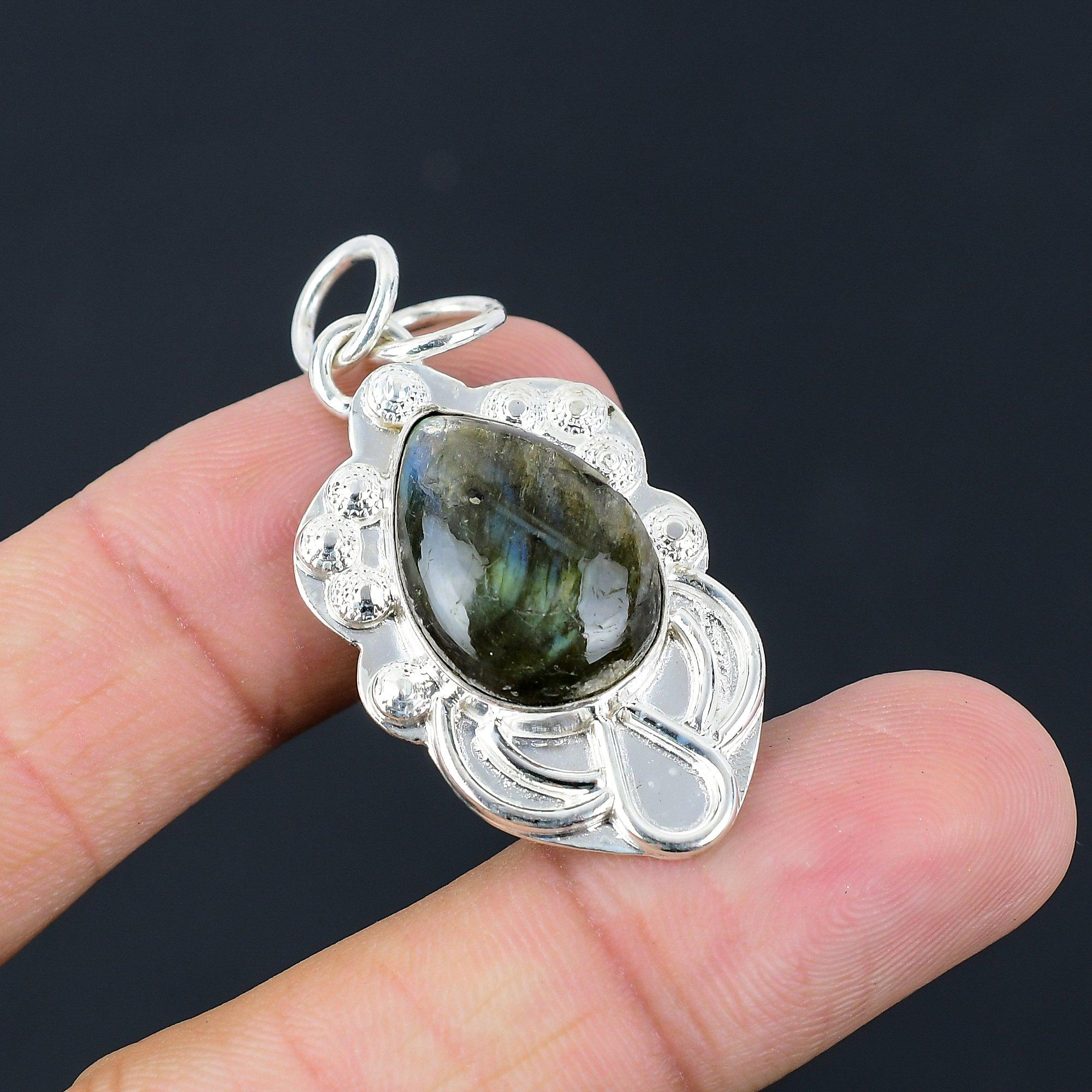 

Natural Labradorite Gemstone Jewelry 925 Sterling Silver Pendant For Women