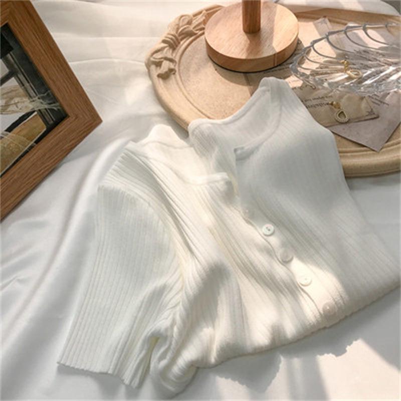 Women's Ice Silk V-Neck Button-Up Loose Short Sleeve Cardigan Top for Spring/Summer 2025.