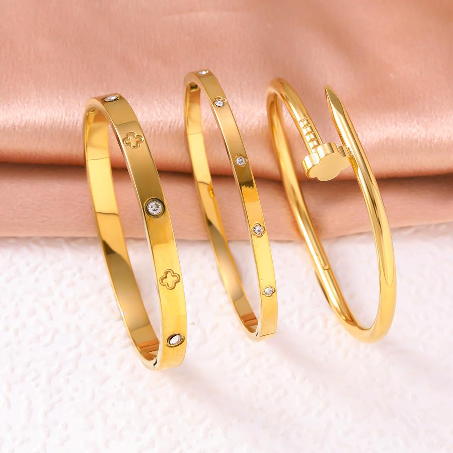 Diamond-Studded Stainless Steel Gold Bracelet Set: Small Waist & Four-Leaf Clover Design