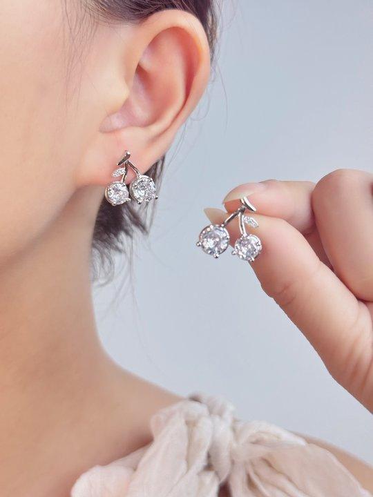 Cherry diamond stud earrings women s summer simple temperament earrings jewelry high-end niche design fruit earrings