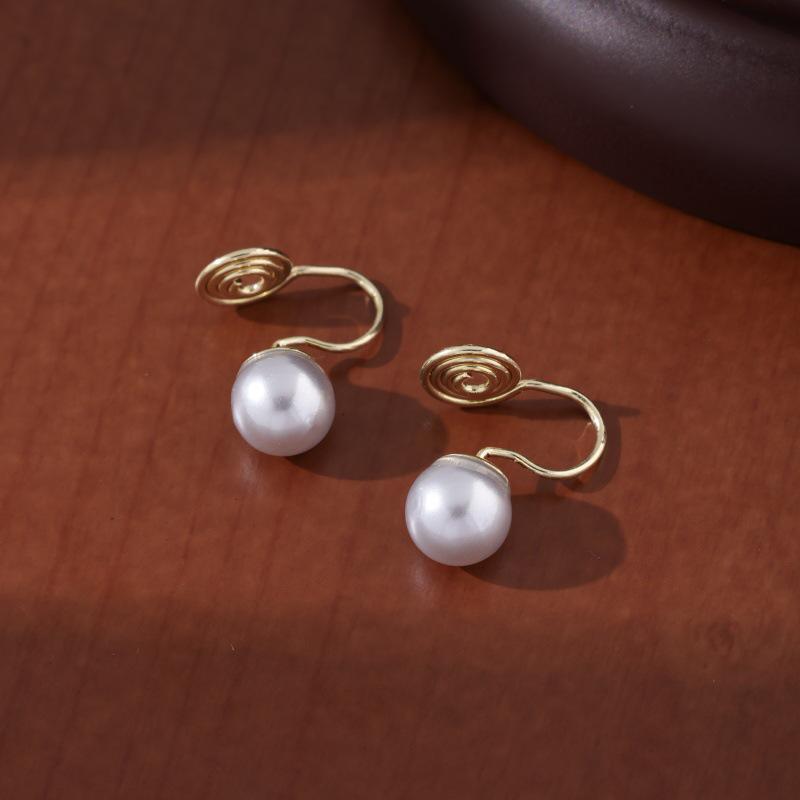 Vintage French Pearl No-Pierce Earrings: Elegant Luxury Clip-ons for Women