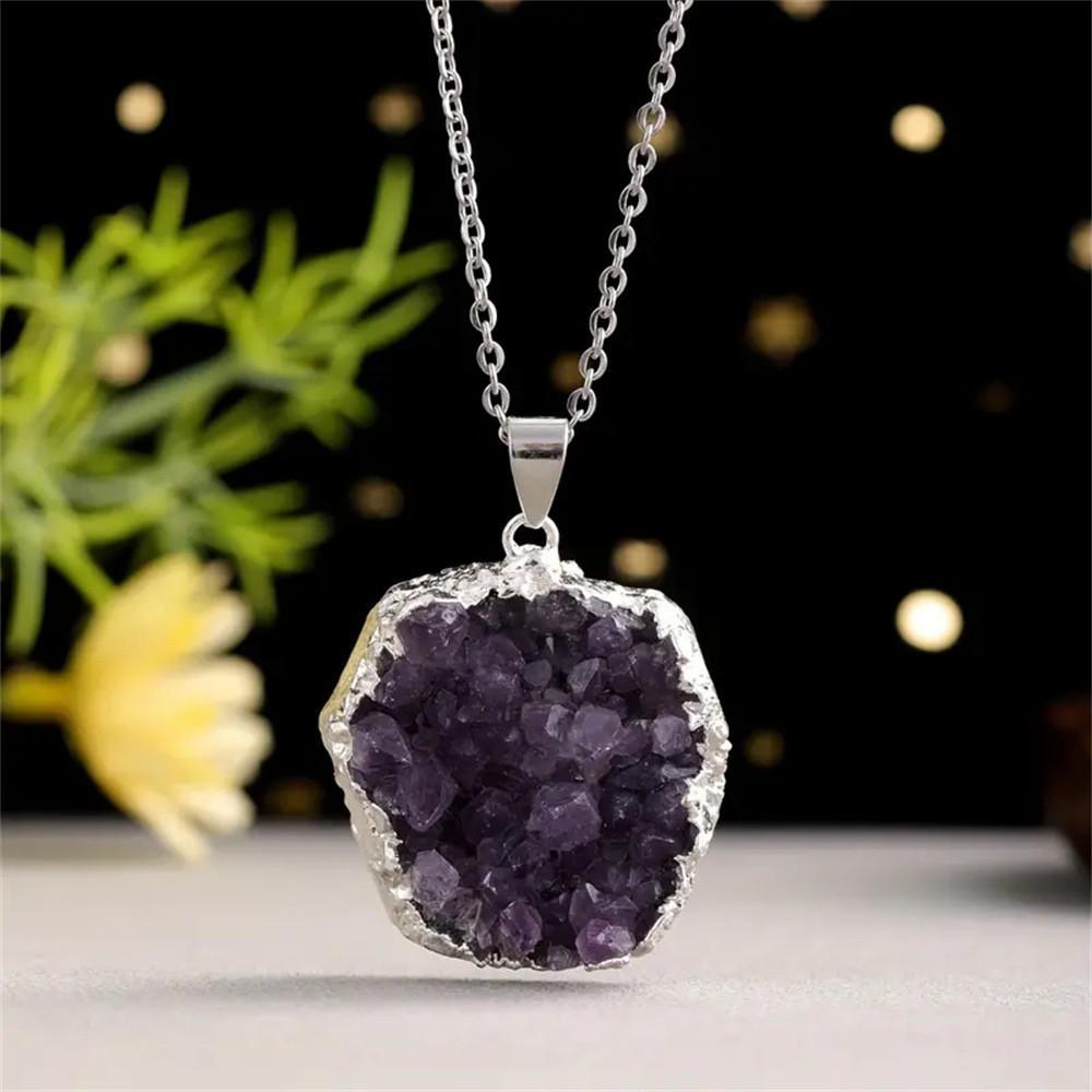 Přírodní ametystový náhrdelník se stříbrně pokovenými okraji pro boho styl Šperk Dárek
