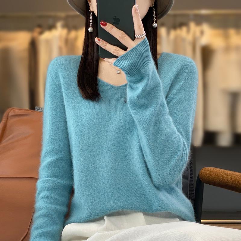Women's V-Neck Pure Wool Knit Sweater - Heart Neckline, Autumn/Winter Base Layer