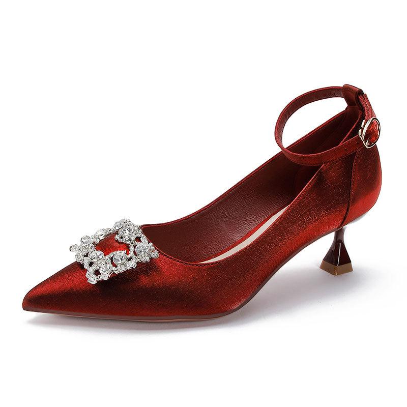 Pointed one-word strap high heels women's thin heels 2025 new Chinese red Xiuhe bridal wedding shoes medium heel single shoes