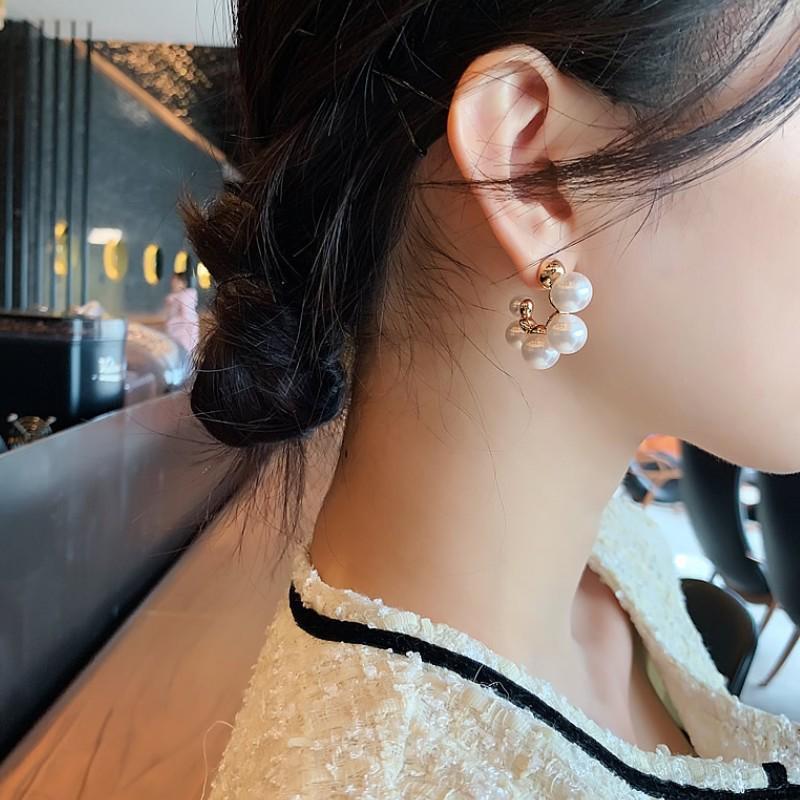 Chic French Pearl Geometric Stud Earrings - High-End, Luxurious Design for Women
