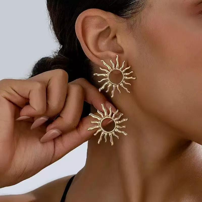 1 Pair Fashion Temperament Elegant Sun Flower Stud Earrings for Women Piendientes Sunflower Stud Earrings Zinc Alloy Slavic Retro Style