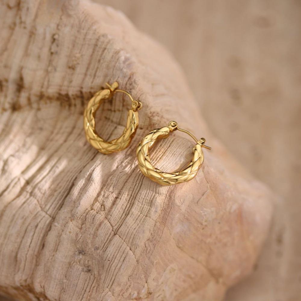 Geometric Hammered Stainless Steel Stud Earrings: Fashionable, Versatile Ear Jewelry