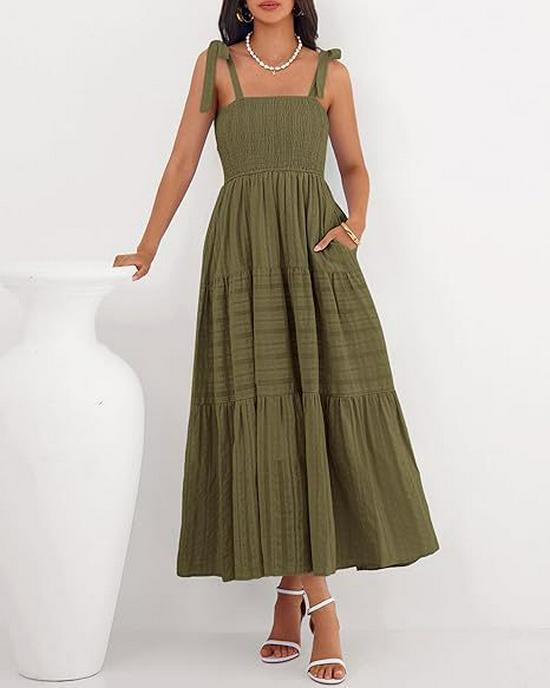 2026 European Summer Beach Pleated A-line Strappy Dress with Pockets