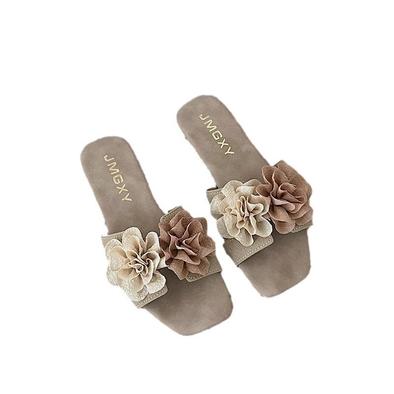 Fashion 2025 Summer New Flower Women Flat Slippers Fashion Female Wearing Outside Open Toe One Word Slippers Elegant Women Sandals Mujer