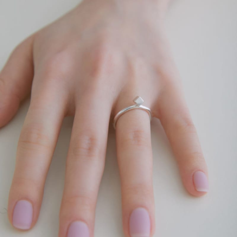 BONAFIDE JEWELRY Solid Cube Wavy Ring