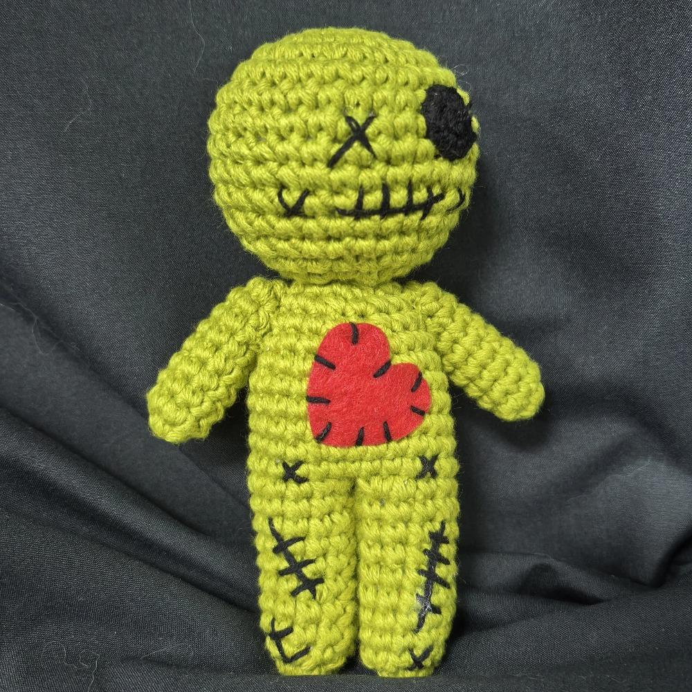 Verschiedene Farben Handgemachte Thailändische Voodoo-Puppe Einzigartiges Gruseliges Horror-Party-Ornament Hexerei Scherz-Requisiten für Halloween Weihnachtsdekoration