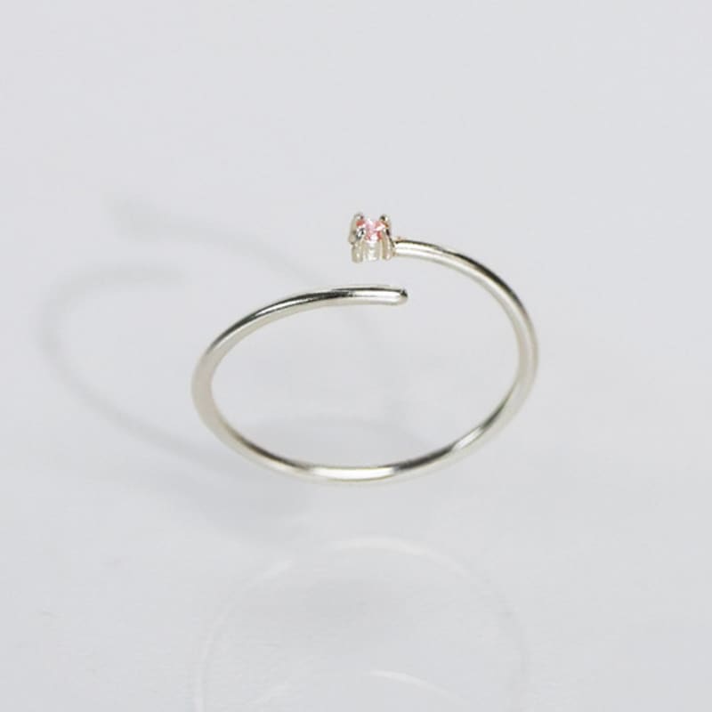 BRILLPIECE Line stone nail ring
