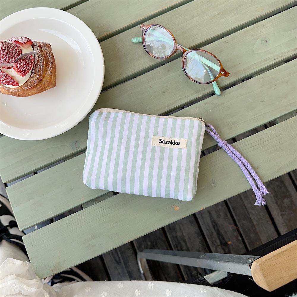 Fresh Stripe Lipstick Cushion Storage: Compact Coin & Makeup Portable Sundries Bag