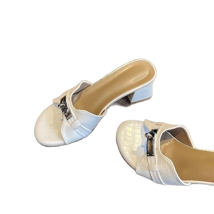 High-end crocodile pattern white high-heeled cool slippers women's 2025 spring and summer open-toed small gold buckle one-word thick-heeled sandals