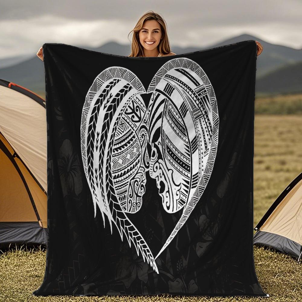 

Heart tattoo art in black pattern Flannel printed blanket suitable for all seasons suitable living room office sofa and travel 75x100cm