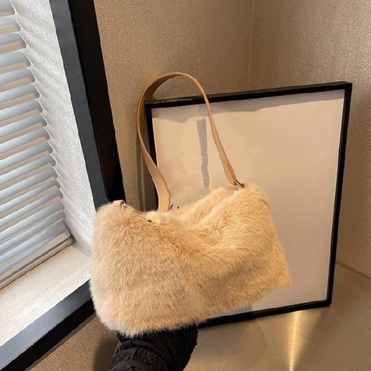 Fashionable Plush Shoulder Bag Functional Interior Suitable for Everyday Use