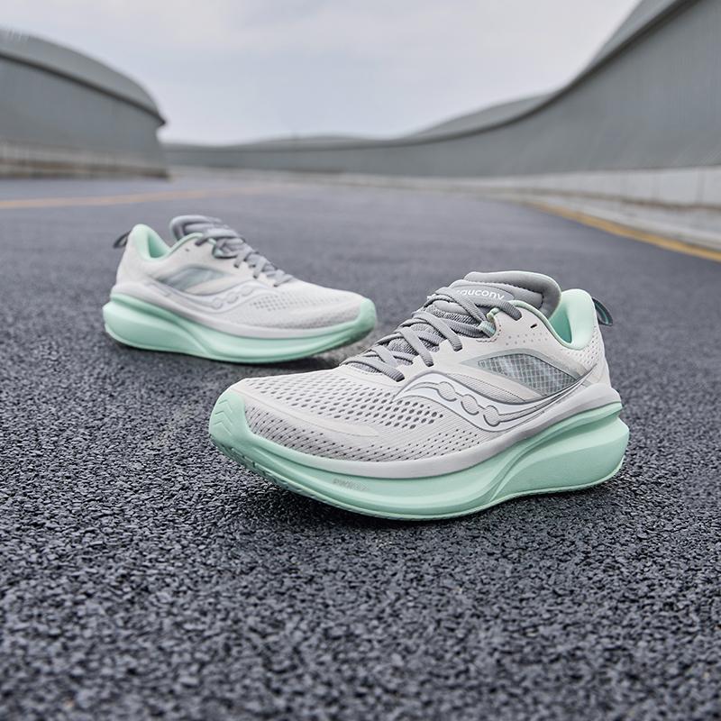 SAUCONY Baskets Omni 22 Fog Jade Femme Gris S10926-200