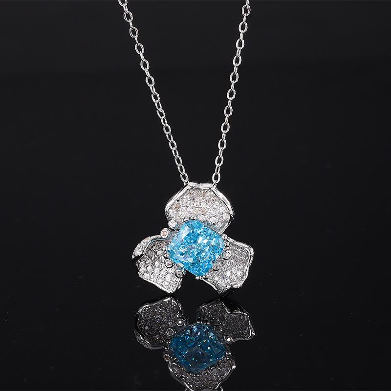 Autumn And Winter Jewelry High Carbon Diamond Ice Flower Cut Copper Inlaid Petals Light Luxury Pendant Female Host Stone 8 * 8