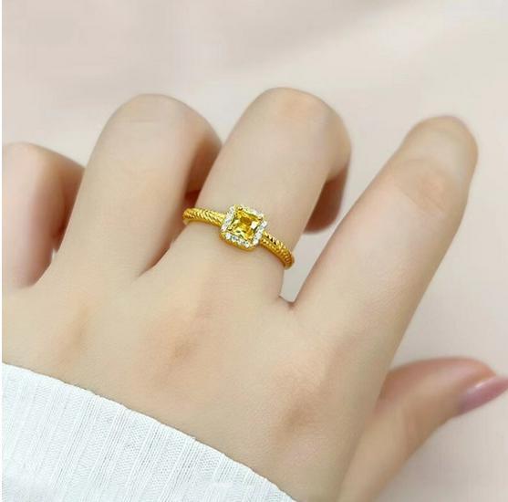 Elegant 2024 Women s High-End Sugar Square Index Ring - Trendy Niche Design