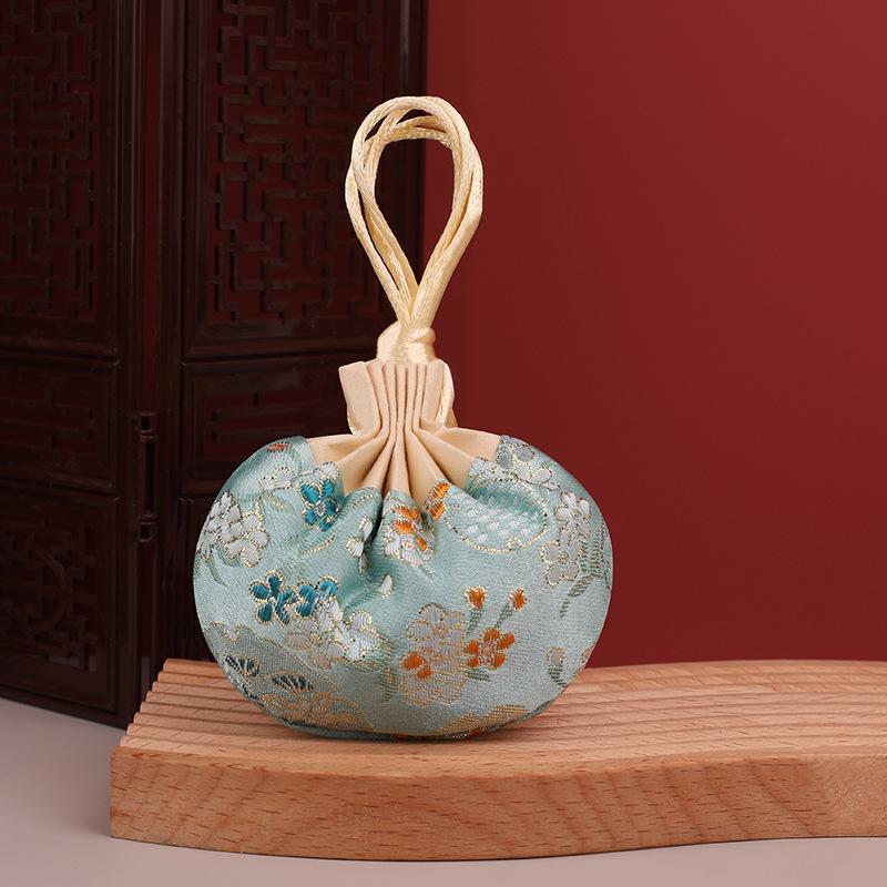 Scented Sachet: Hanging Cotton Linen Bag with Traditional Chinese Medicine Aroma for Bedroom
