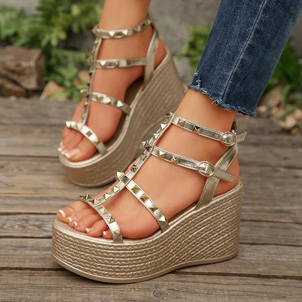 Fashion 2025 New Women Sandals Thick Sole Rivets Open Toe Platform Sandals Women Casual Wedge Roman Luxury Summer High Heels Shoes Women
