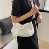 White Folds Pop Retro Bow Bag Female Pearl Handle New Fashi Pearl Armpit Shoulder Crossbody Bag 1 Outfit