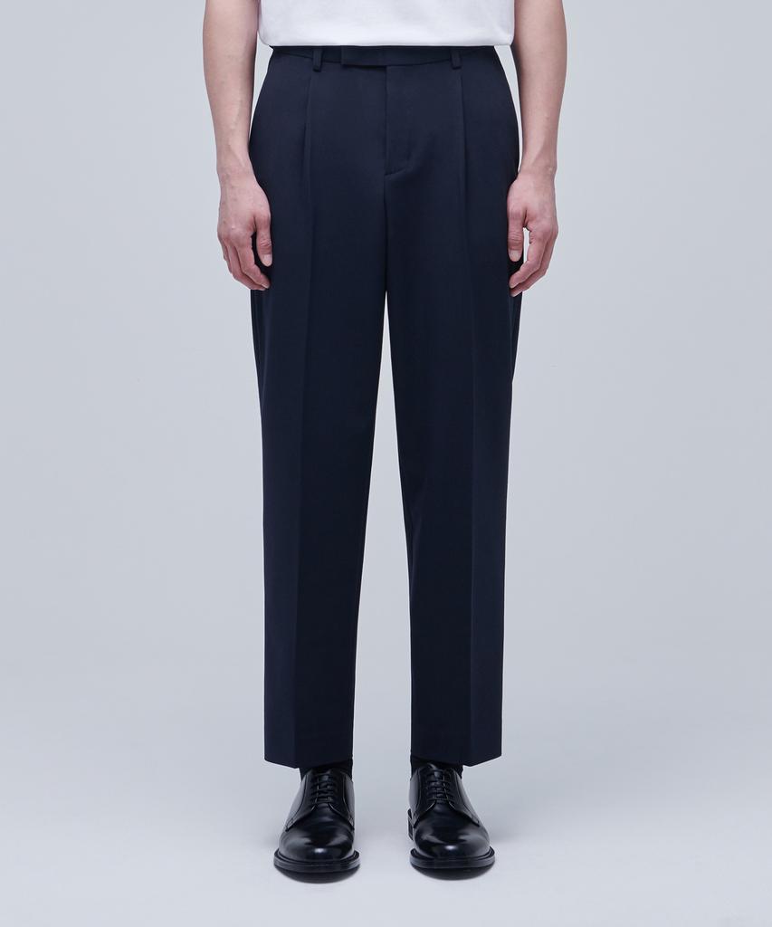 Musinsa Standard Recycled One-Tuck Relaxed Tapered Hidden Banding Crop Slacks [Navy]