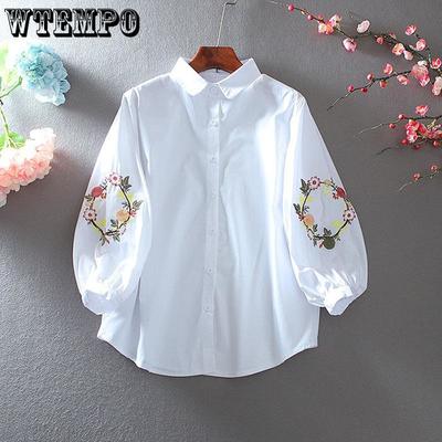 Κορεάτικο ρετρό φαρδύ πουκάμισο μπλούζα σε καθημερινό στυλ Μικρό φρέσκο ​​πέτο κέντημα μπλούζα με λουλούδι
