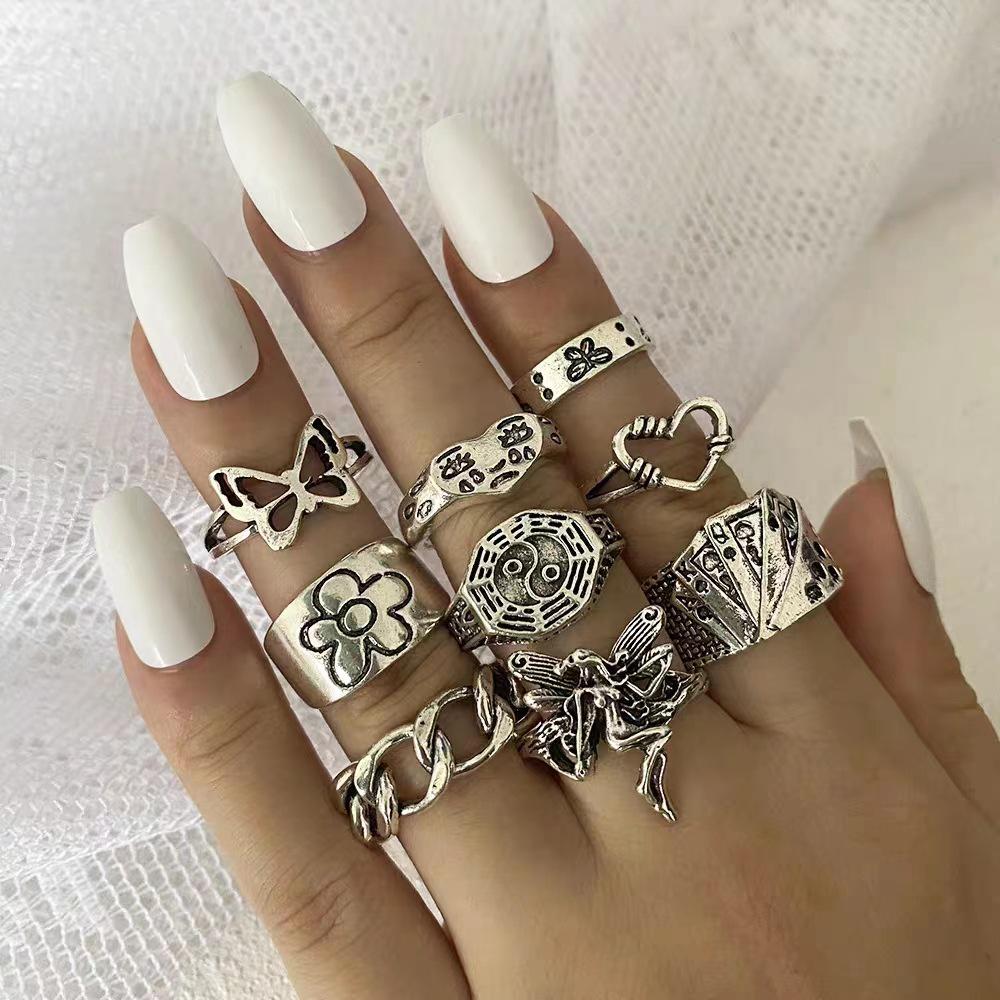 

Creative Retro 7-Piece Set: Spider, Snake, Bat, Skull, Two-Headed Snake Hip Hop Rings
