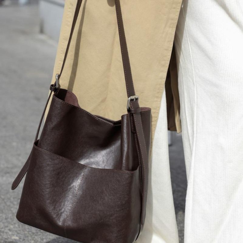 Genuine Leather Women's Bag with A Niche and High-end Design, Single-shoulder Underarm Bucket Bag