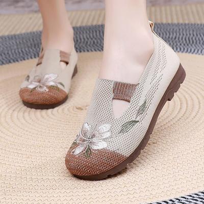 Women's Shoes Summer Old Beijing Cloth Shoes Women's Embroidery Shallow Mouth Breathable Casual Mother Shoes Flat Sole One Pedal Lazy Shoes Women