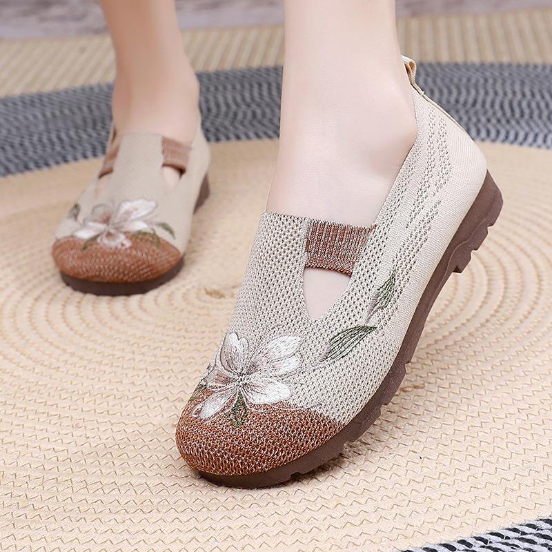 Women's shoes summer old Beijing cloth shoes women's embroidery shallow mouth breathable casual mother shoes flat sole one pedal lazy shoes women