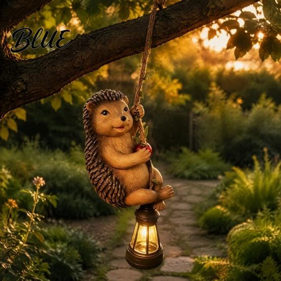 Novelty Yard Art for Trees Climbing Animal Solar Light Resin Statue with Lantern Unique Decor Garden Lovers Hanging Light Outdoor Tree Decoration