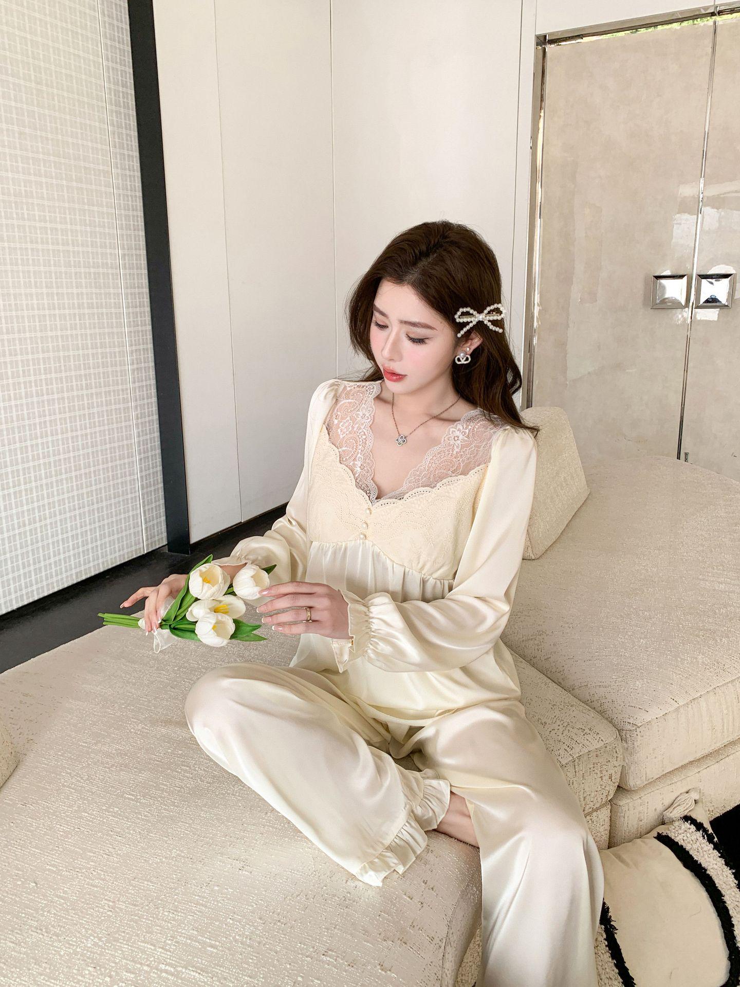 

Women s Lace Ice Silk Pajamas with Removable Chest Pads - High-End Court Style for Spring/Autumn Medium