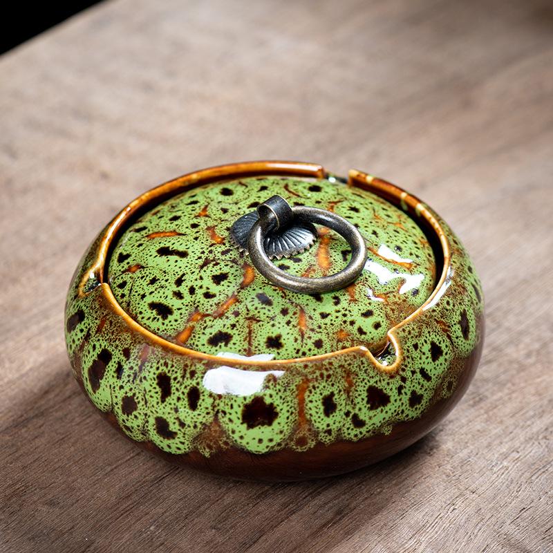 Lidded Ashtray: Fly-Free, Stylish, Creative Trend for Cute Girl's Living Room