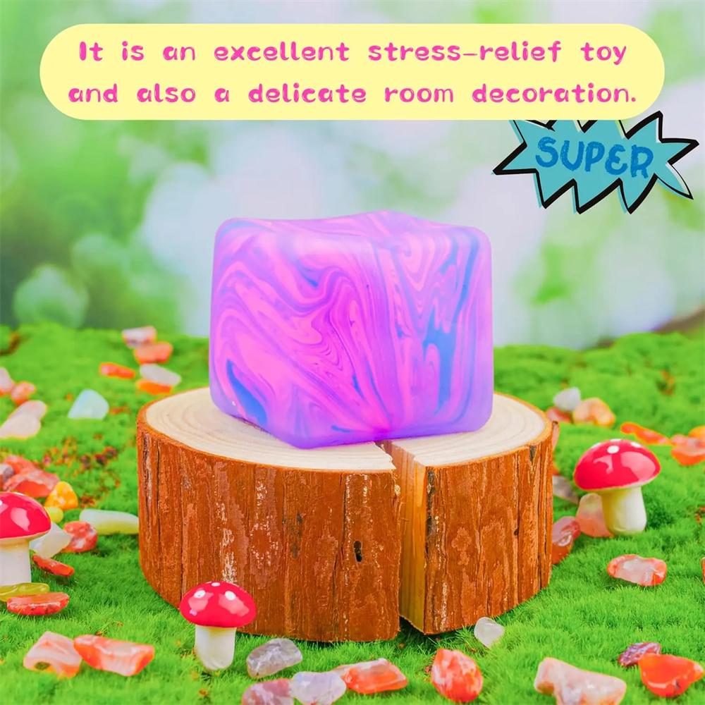 Newschylling Needoh Cubo Carino, Giocattoli Sensoriali, Blocchi Antistress, Puzzle per Alleviare lo Stress, Scarico della Pressione, Souvenir Per Bambini